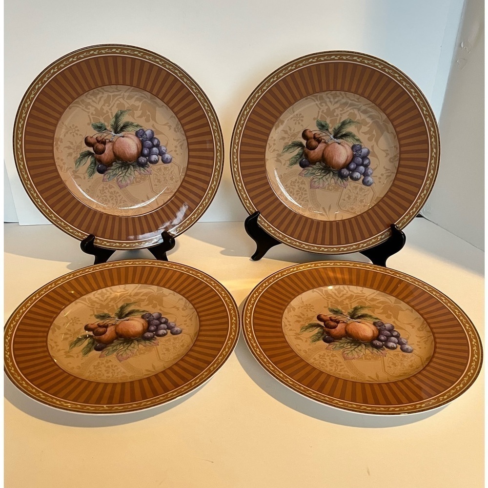 Fitz and Floyd Classic ChoicesTuscany Intaglia Salad/ Dessert Plates. Set of 4